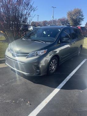 2019 Toyota Sienna XLE Premium