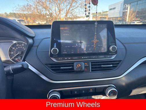 2020 Nissan Altima SR FWD