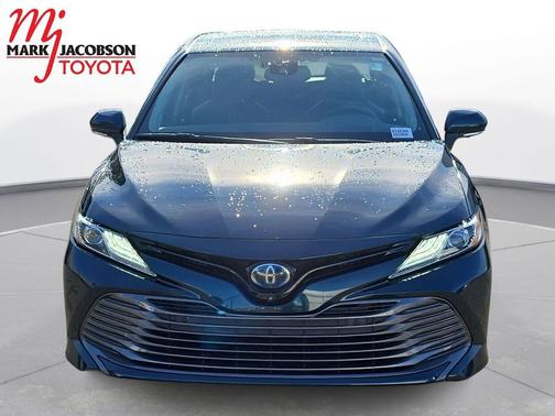 2019 Toyota Camry Hybrid XLE