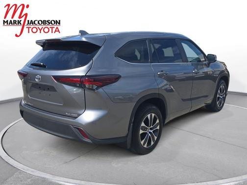 Heavy Metal 2025 Toyota Highlander XLE
