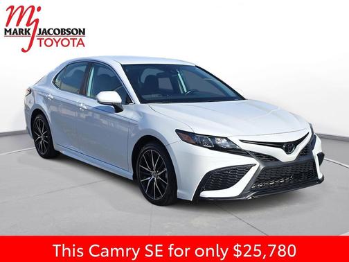 2023 Toyota Camry SE