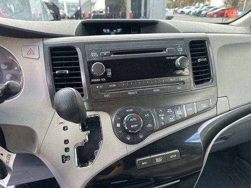 2014 Toyota Sienna LE