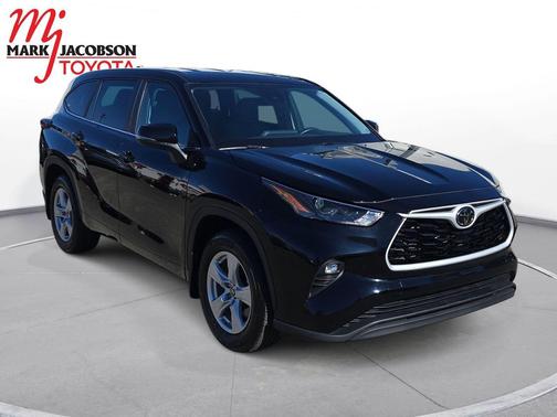 2025 Toyota Highlander LE