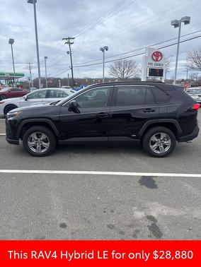 2024 Toyota RAV4 Hybrid SE