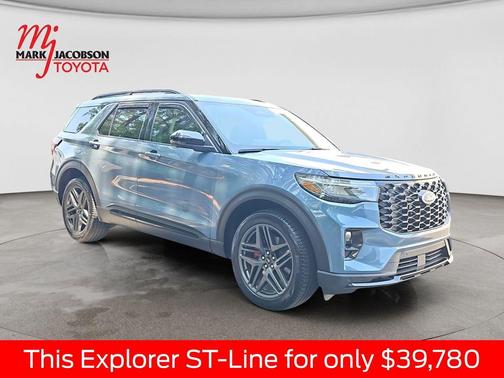Vapor Blue Metallic 2025 Ford Explorer ST-Line
