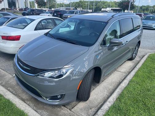 2020 Chrysler Pacifica Hybrid Touring L