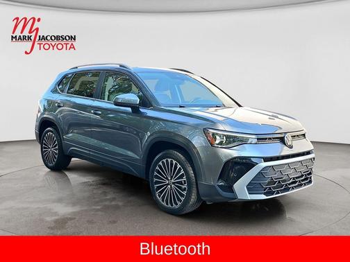 Gray 2025 Volkswagen Taos 1.5T SE
