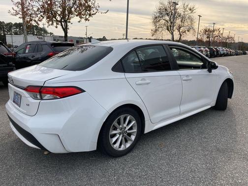Super White 2020 Toyota Corolla LE