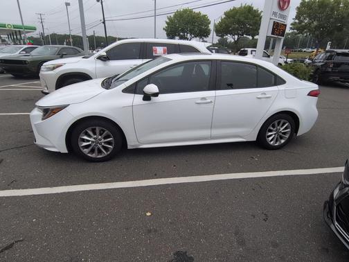 Super White 2020 Toyota Corolla LE