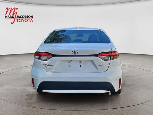 Super White 2020 Toyota Corolla LE