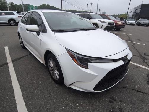Super White 2020 Toyota Corolla LE