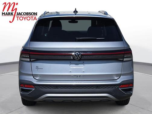 Pyrite Silver Metallic 2025 Volkswagen Taos 1.5T SE