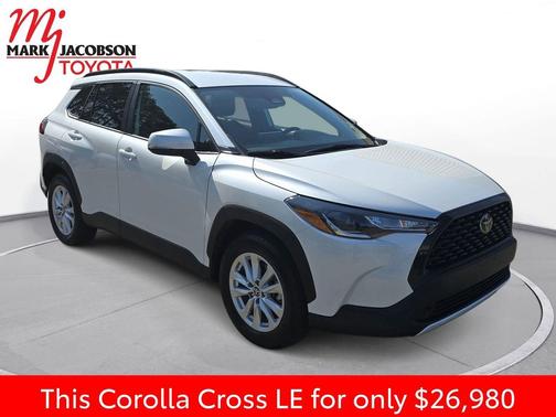 Wind Chill Pearl 2024 Toyota Corolla Cross LE