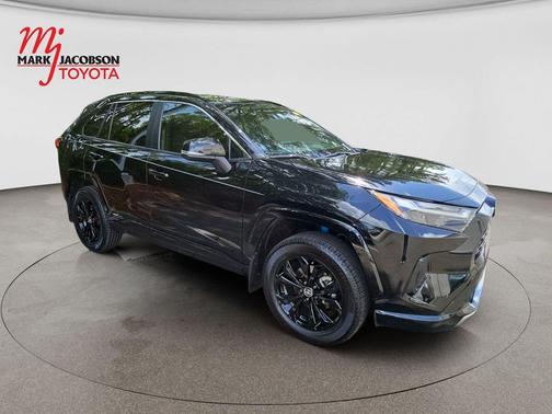 Midnight Black Metallic 2022 Toyota RAV4 Hybrid SE