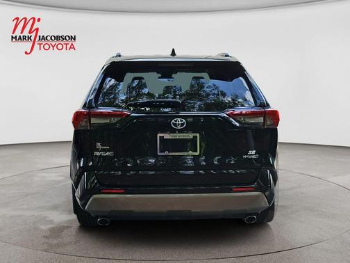 Midnight Black Metallic 2022 Toyota RAV4 Hybrid SE