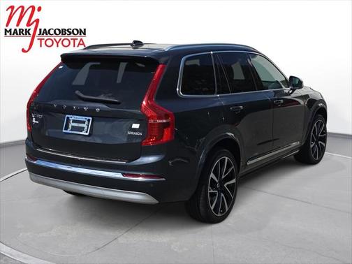 2022 Volvo XC90 Recharge Plug-In Hybrid T8 Inscription Expression 7 Passenger