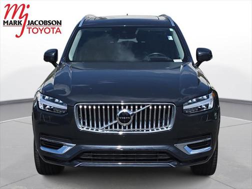 2022 Volvo XC90 Recharge Plug-In Hybrid T8 Inscription Expression 7 Passenger