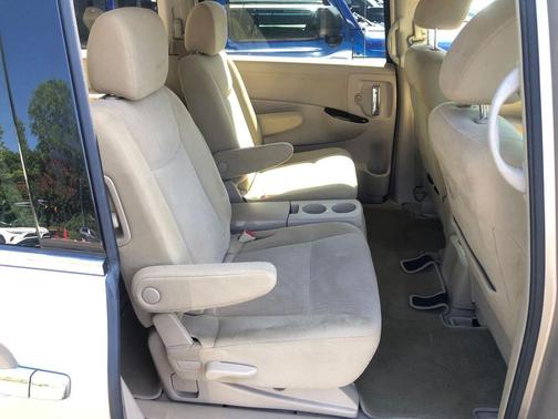 Titanium Beige 2012 Nissan Quest S