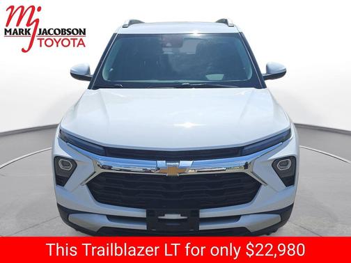 Summit White 2025 Chevrolet Trailblazer LT
