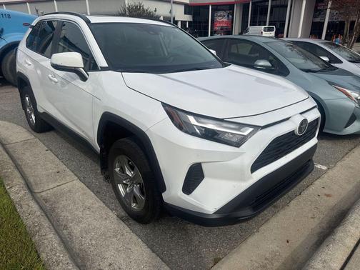 2023 Toyota RAV4 XLE
