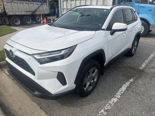 2023 Toyota RAV4 XLE