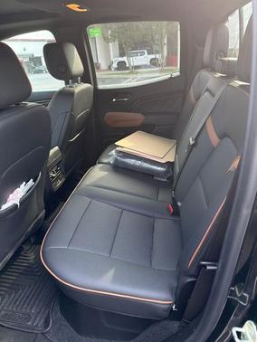 Onyx Black 2024 GMC Canyon AT4