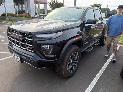 Onyx Black 2024 GMC Canyon AT4