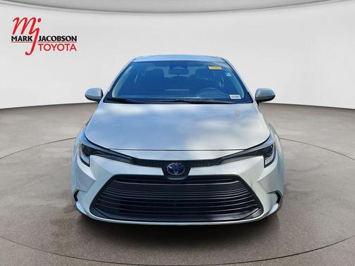 Wind Chill Pearl 2024 Toyota Corolla Hybrid SE
