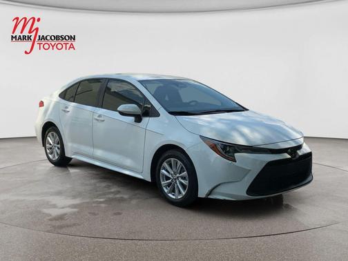 Ice Cap 2023 Toyota Corolla LE