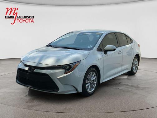 Ice Cap 2023 Toyota Corolla LE