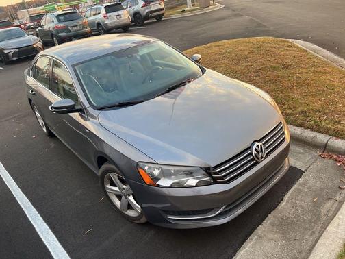 2014 Volkswagen Passat 1.8T S