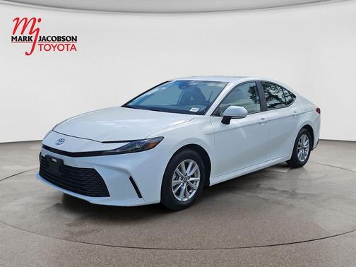 Ice Cap 2025 Toyota Camry LE