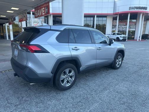 2022 Toyota RAV4 Hybrid LE