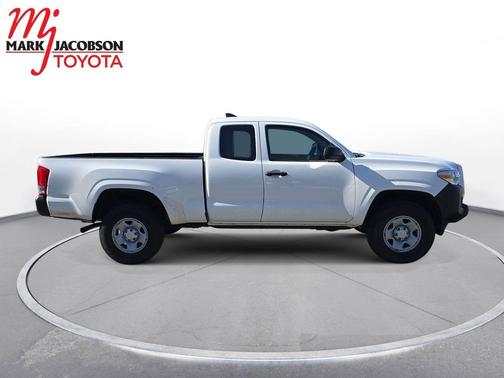 2016 Toyota Tacoma SR