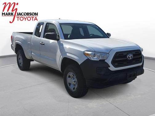 2016 Toyota Tacoma SR