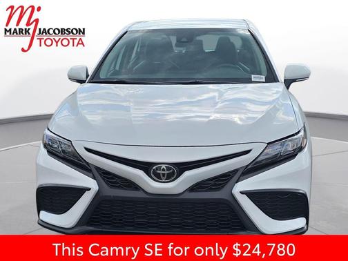 Ice Cap 2024 Toyota Camry SE