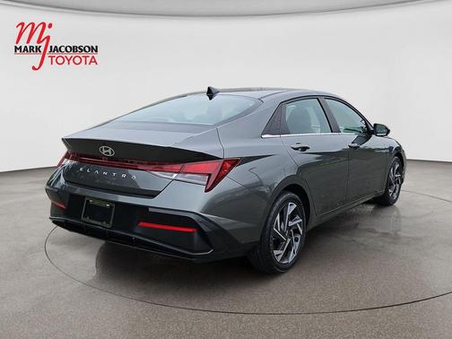 Amazon Gray 2025 Hyundai ELANTRA SEL