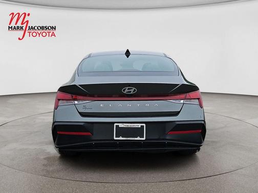 Amazon Gray 2025 Hyundai ELANTRA SEL