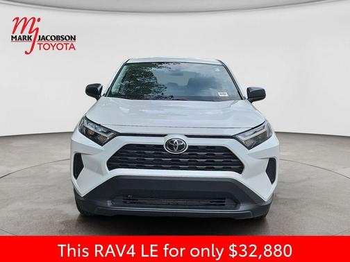Ice Cap 2025 Toyota RAV4 LE