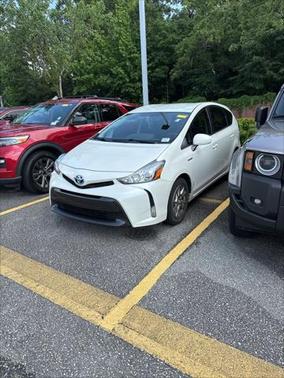 2016 Toyota Prius v Three