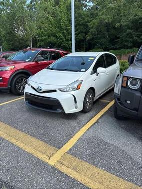 2016 Toyota Prius v Three