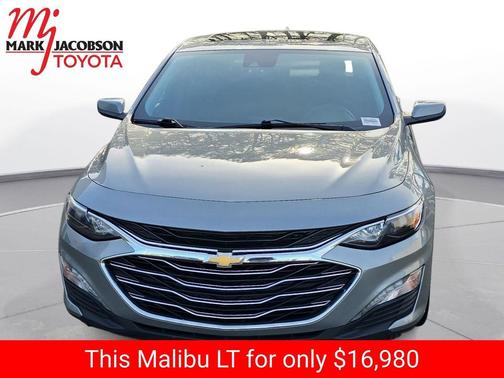 Sterling Gray Metallic 2023 Chevrolet Malibu FWD 1LT