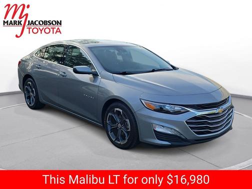 Sterling Gray Metallic 2023 Chevrolet Malibu FWD 1LT