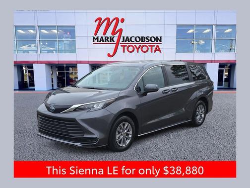 2025 Toyota Sienna LE
