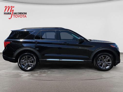 AGATE BLACK METALLIC 2025 Ford Explorer Active