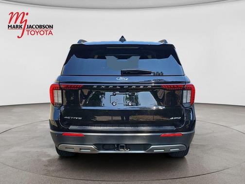 AGATE BLACK METALLIC 2025 Ford Explorer Active