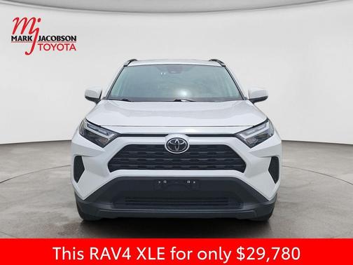 Ice Cap 2024 Toyota RAV4 XLE