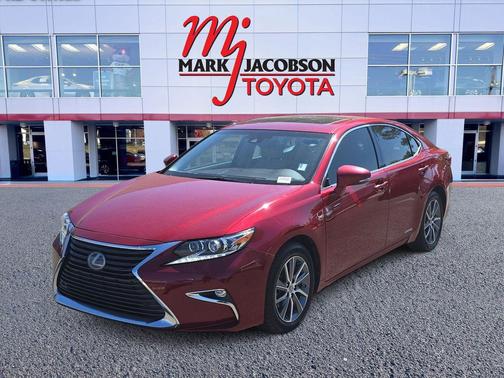 Matador Red Mica 2016 Lexus ES 300h Base