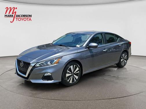 Gun Metallic 2021 Nissan Altima 2.5 SV