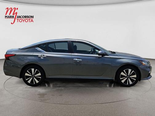 Gun Metallic 2021 Nissan Altima 2.5 SV